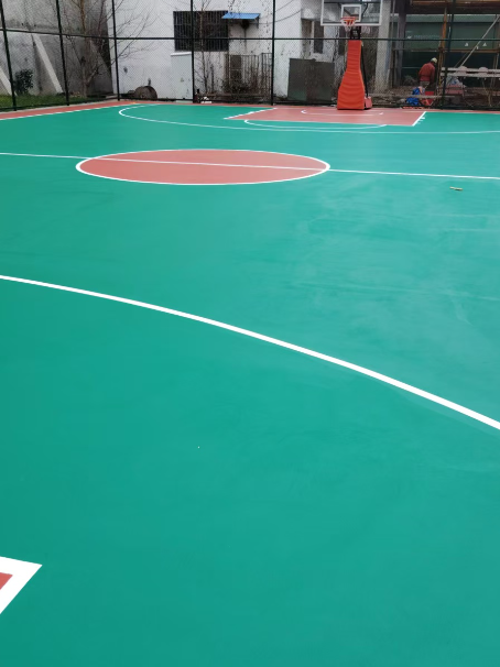 志丹 球场长期使用易出现地面开裂